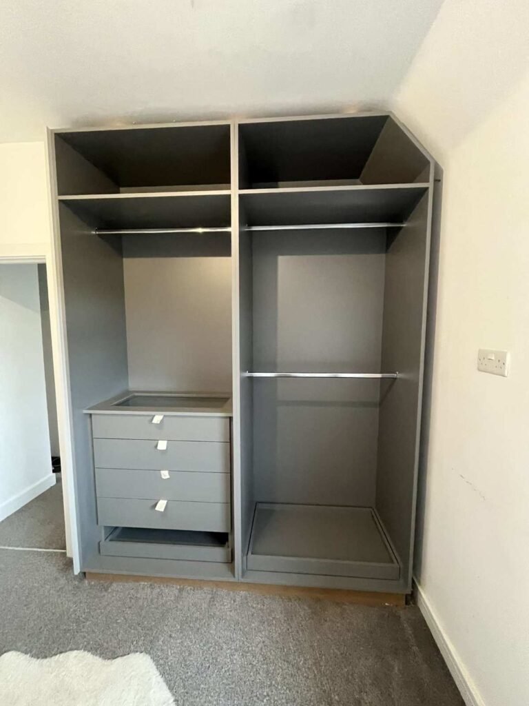 modern-wadrobe-with-drawers